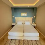 Limani Deluxe
