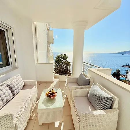 Limani Deluxe *