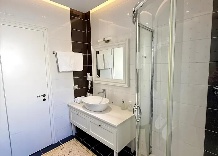 Limani Deluxe 公寓 Sarandë